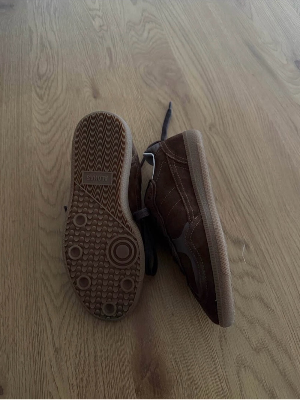 ALOHAS Chocolate Brown Suede Women's Sneakers (EU 35 / US 4.5/5) - Picture 3 of 3